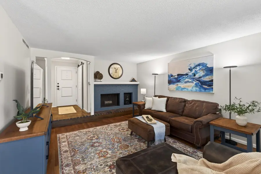 6085 Lincoln Drive #225, Edina, MN 55436 - #3