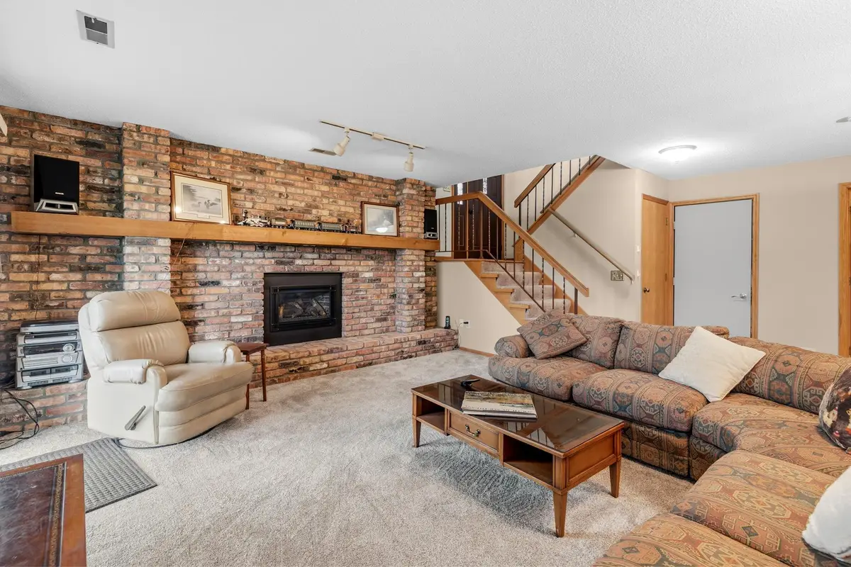 1005 Aston Circle, Burnsville, MN 55337 - #1