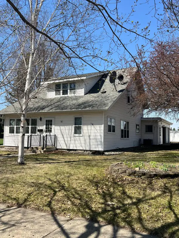 521 9th Avenue, Madison, MN 56256