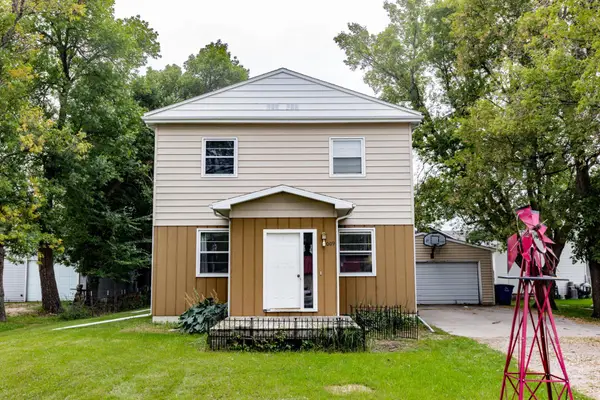1009 18th Avenue N, Moorhead, MN 56560