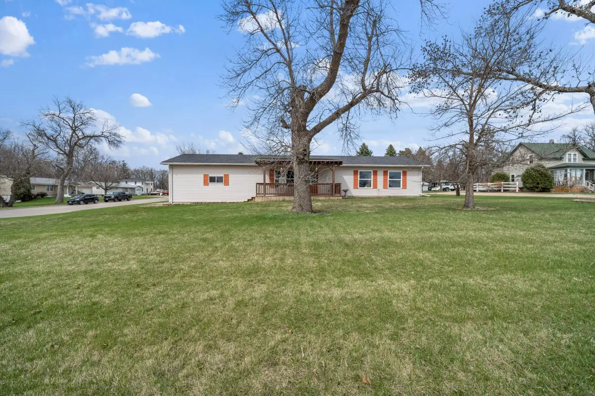 21 10th Avenue Ne, Elbow Lake, MN 56531 - #1