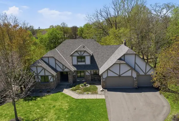 1316 Summit Oaks Drive, Burnsville, MN 55337