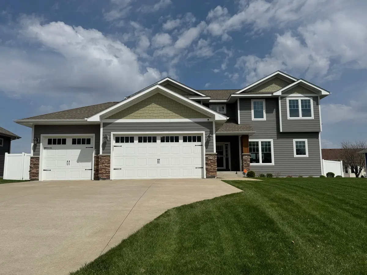 210 Hickory Lane Ne, Owatonna, MN 55060 - #1