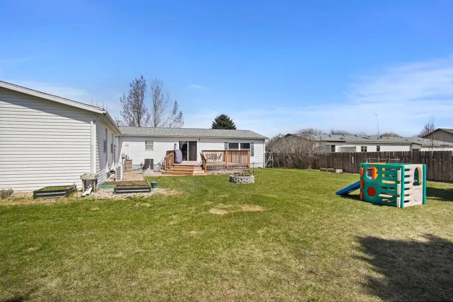 4 4th Avenue Se, Gwinner, ND 58040 - #3