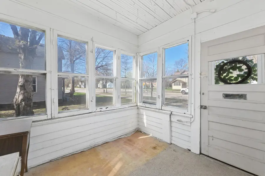 335 Adams Street Se, Hutchinson, MN 55350 - #2