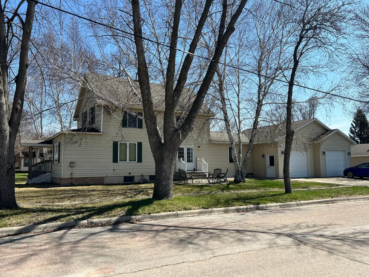 324 E Snelling Avenue, Appleton, MN 56208 - #1