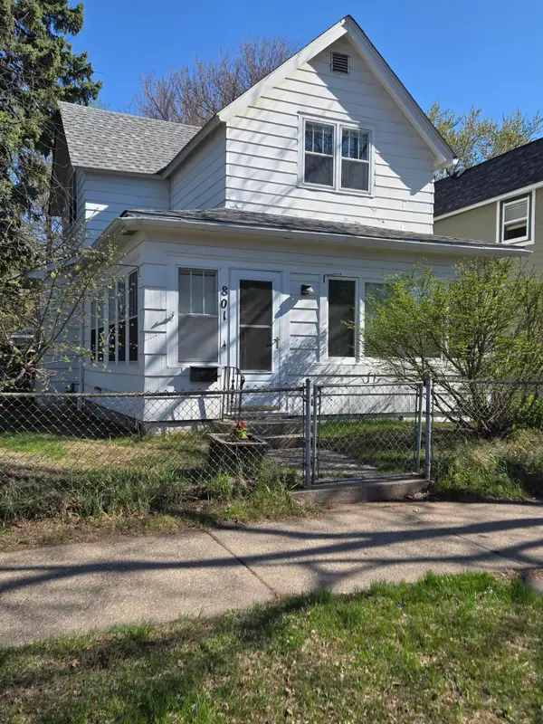 801 26th Avenue Ne, Minneapolis, MN 55418