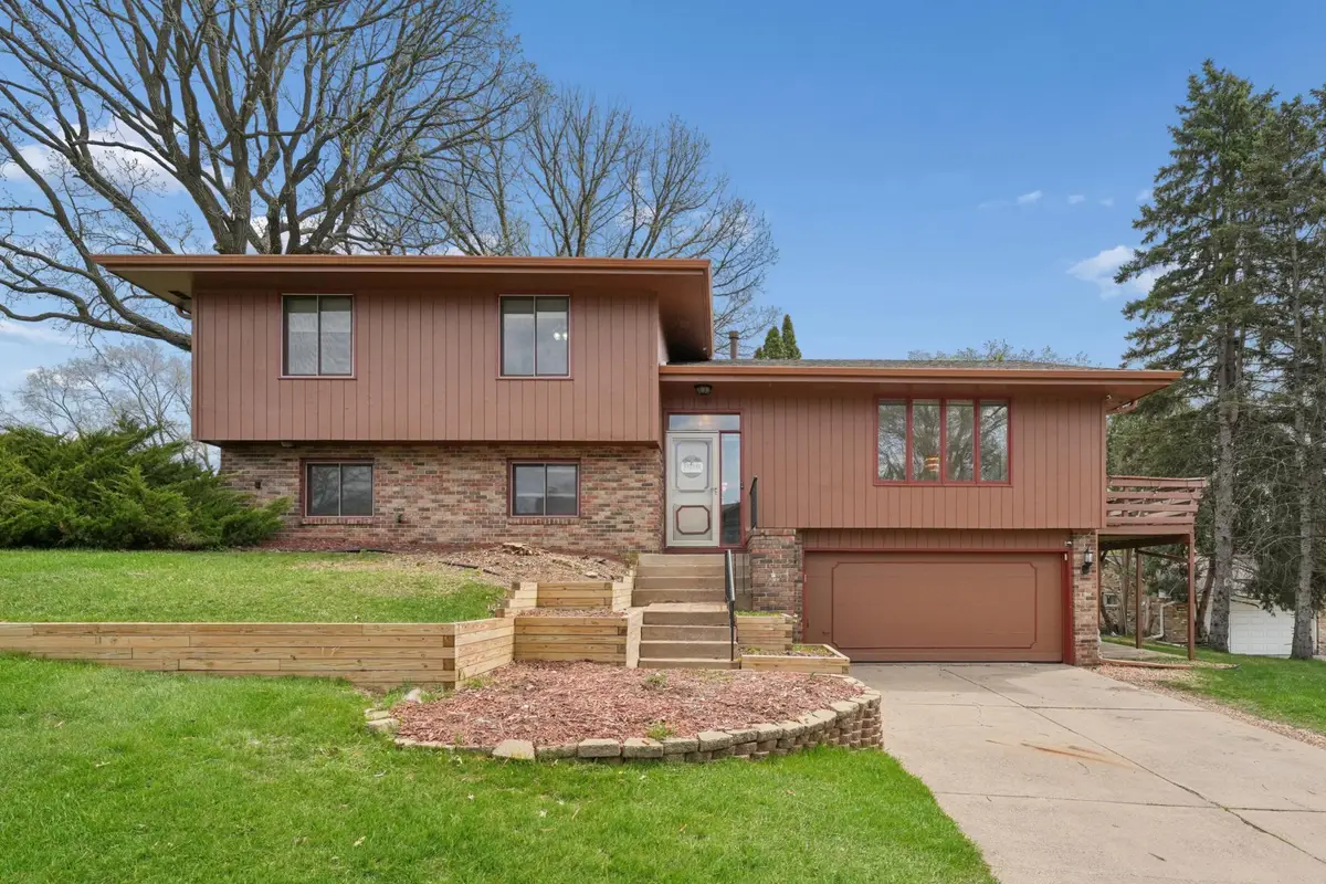 944 Pine View Court, Saint Paul, MN 55119 - #1