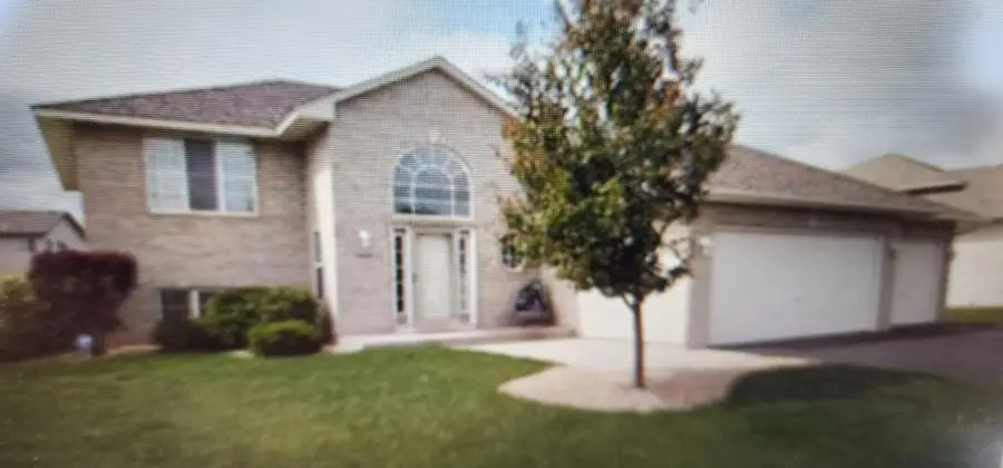 9509 Dogwood Avenue N, Brooklyn Park, MN 55443 - #3