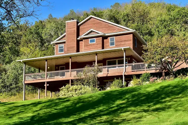 24242 Pfeiffer Hill Road, Winona, MN 55987
