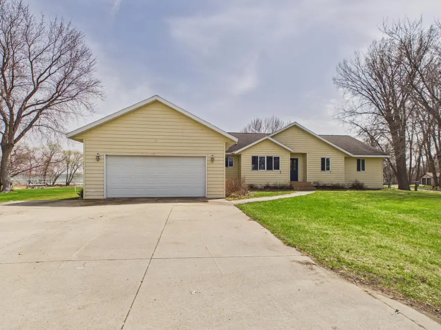 412 E 1st Street, Starbuck, MN 56381 - #2