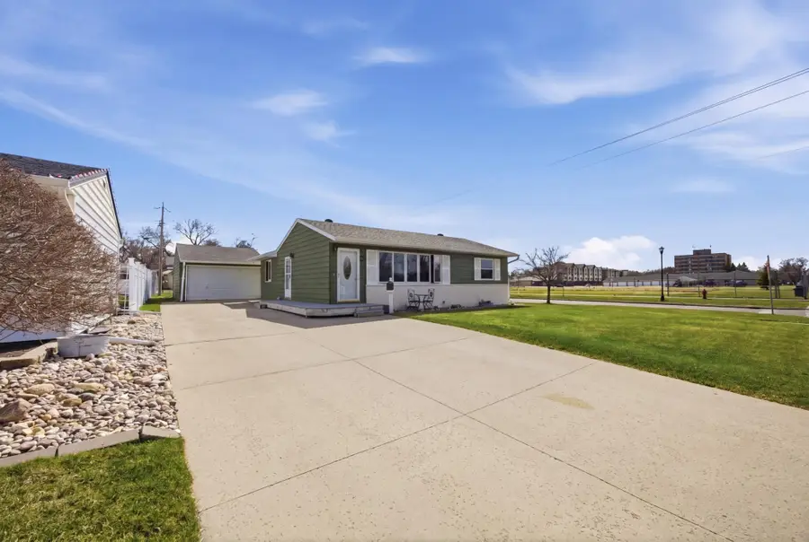 101 7th Avenue E, West Fargo, ND 58078 - #2