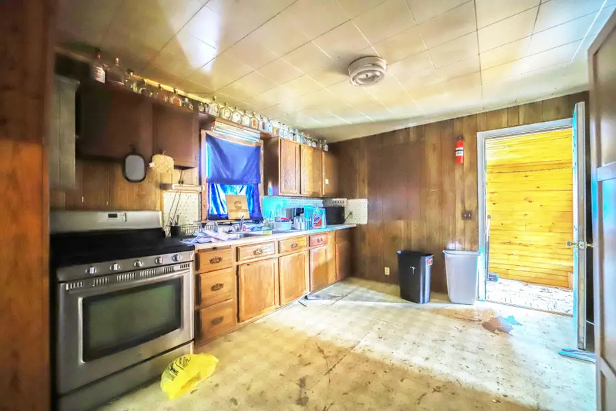 65 Eldredge Street E, Motley, MN 56466 - #2