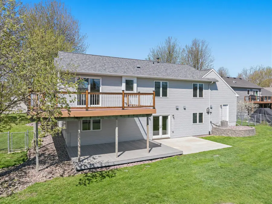 465 8th Street Sw, Plainview, MN 55964 - #3