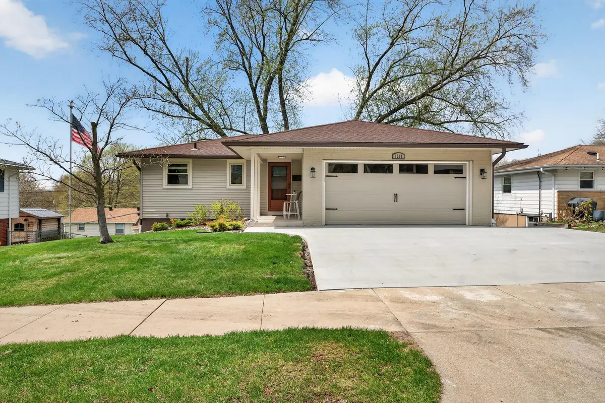 1561 11th Avenue Ne, Rochester, MN 55906 - #1