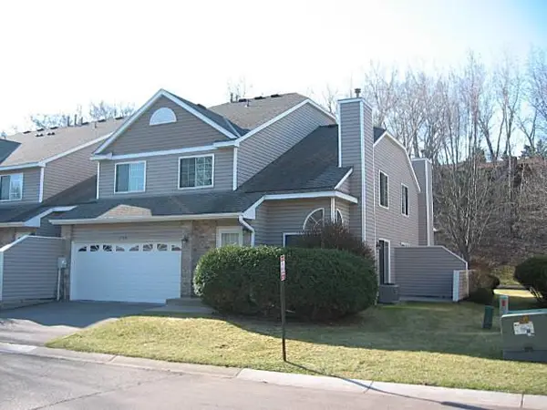 1068 Fillmore Circle Ne, Fridley, MN 55432