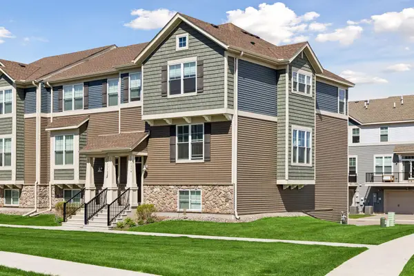 7574 38th Street N, Oakdale, MN 55128