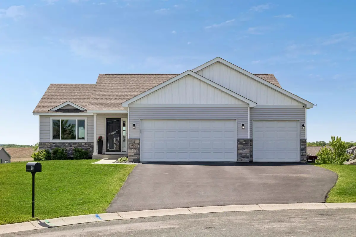 910 Emily Court Ne, Montgomery, MN 56069 - #1