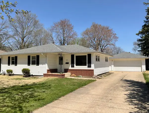 2102 W Oakland Avenue, Austin, MN 55912