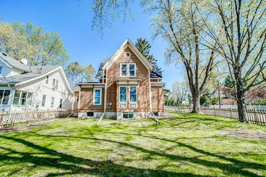 906 4th Street N, Stillwater, MN 55082 - #2