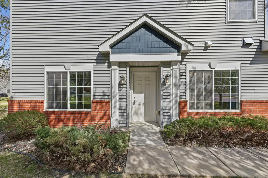 8507 Grove Circle, Shakopee, MN 55379 - #2
