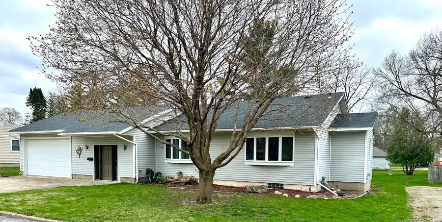 227 2nd Avenue N, Emmons, MN 56029 - #2