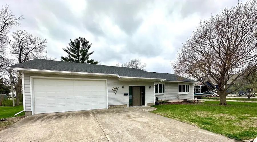 227 2nd Avenue N, Emmons, MN 56029 - #3