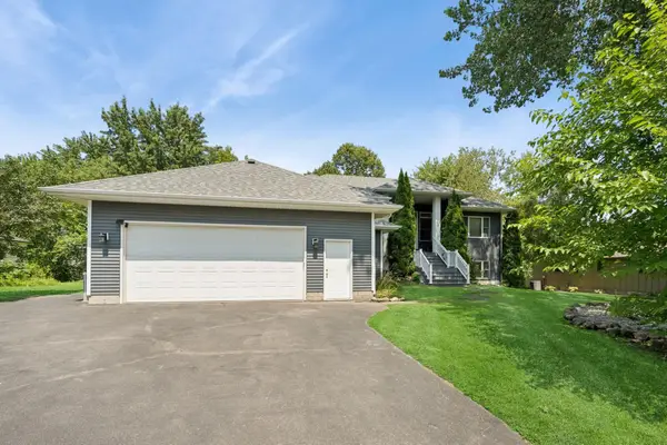 118 S Shannon Drive, Shakopee, MN 55379