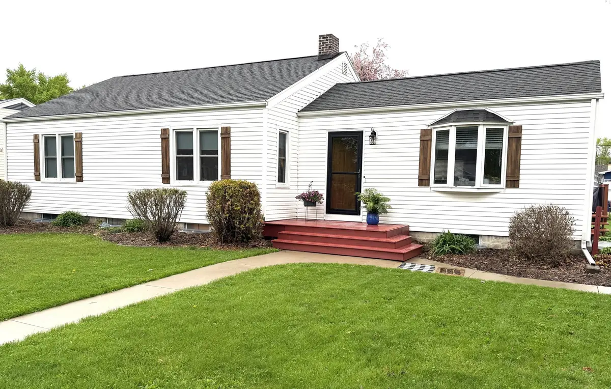 524 S 2nd Street, La Crescent, MN 55947 - #1