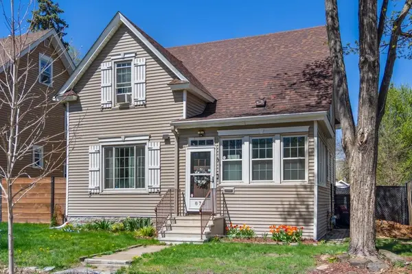 879 Charles Avenue, Saint Paul, MN 55104