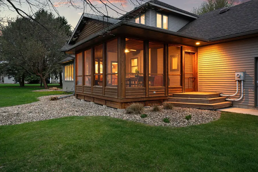 805 27th Street Sw, Austin, MN 55912 - #2