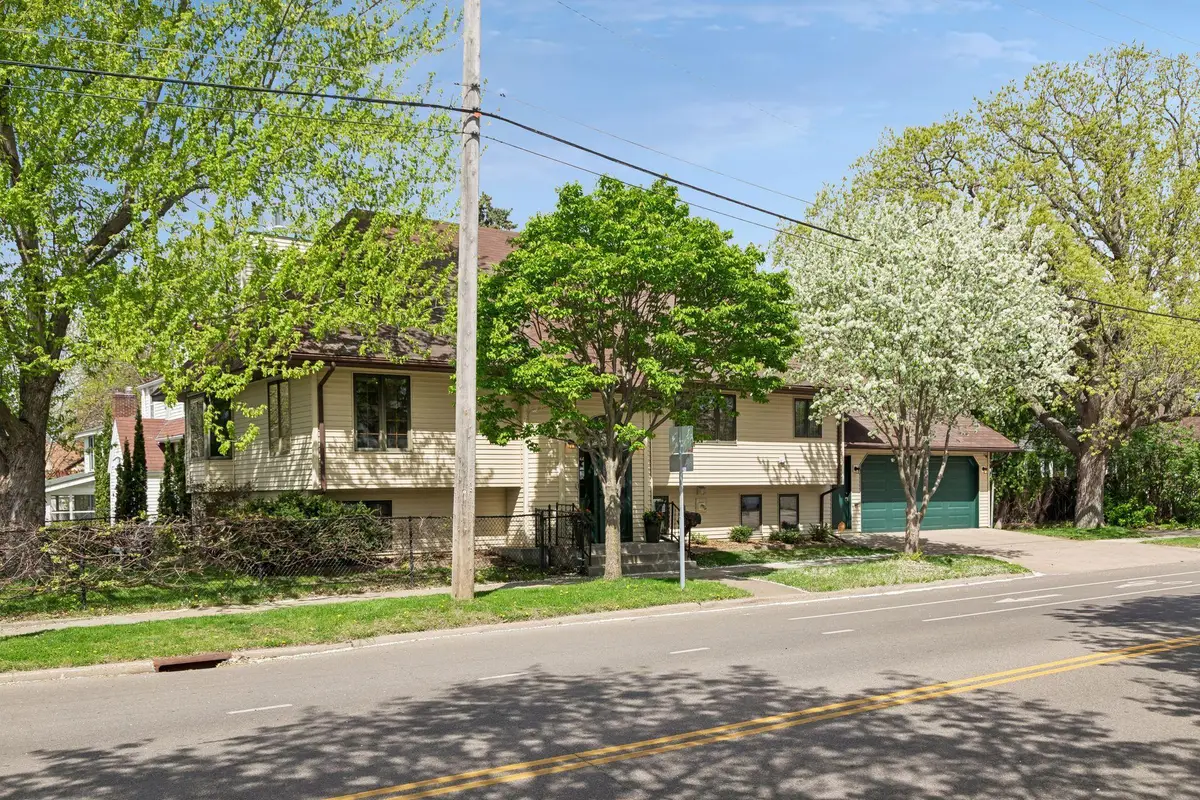 707 Hamline Avenue S, Saint Paul, MN 55116 - #1