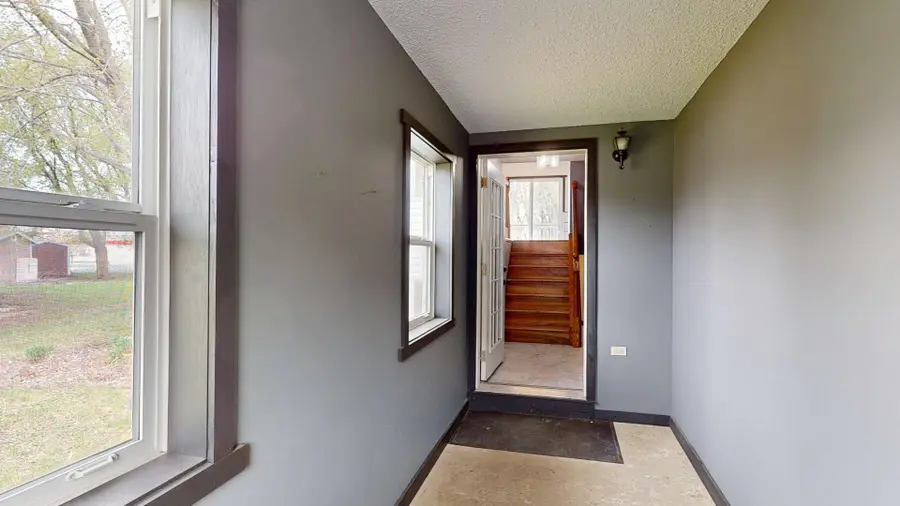 101 9th Avenue Ne, Dodge Center, MN 55927 - #3