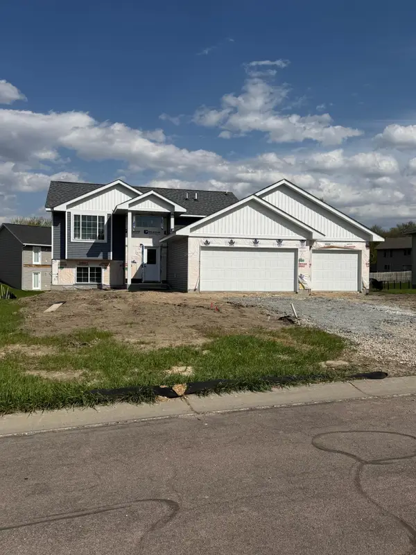 1106 Prairie Ridge Lane, Lester Prairie, MN 55354