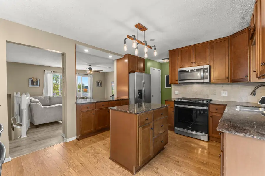 7501 82nd Avenue N, Brooklyn Park, MN 55445 - #3