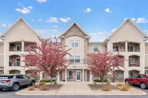 15631 Linnet Street Nw #304, Andover, MN 55304