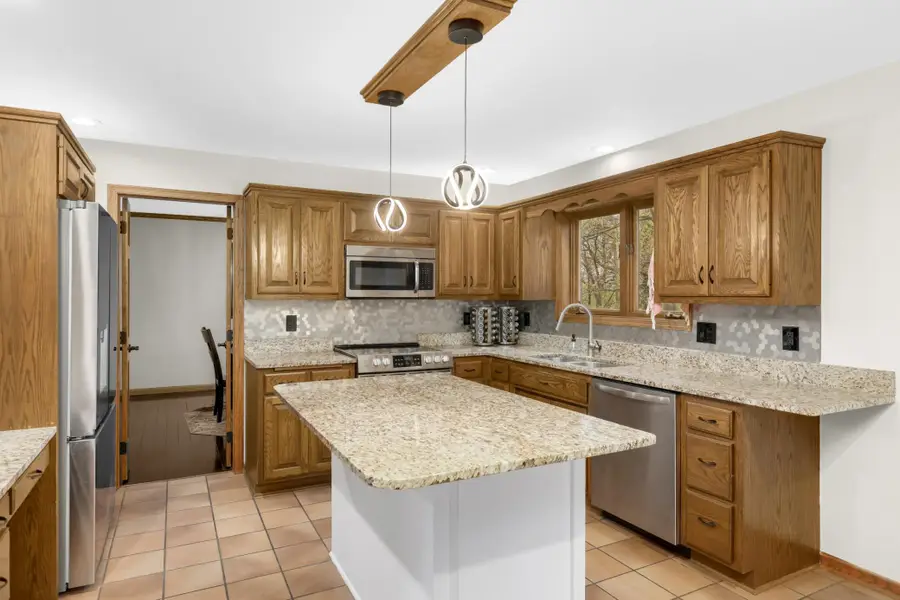 2577 Spirit Drive E, North Saint Paul, MN 55109 - #3