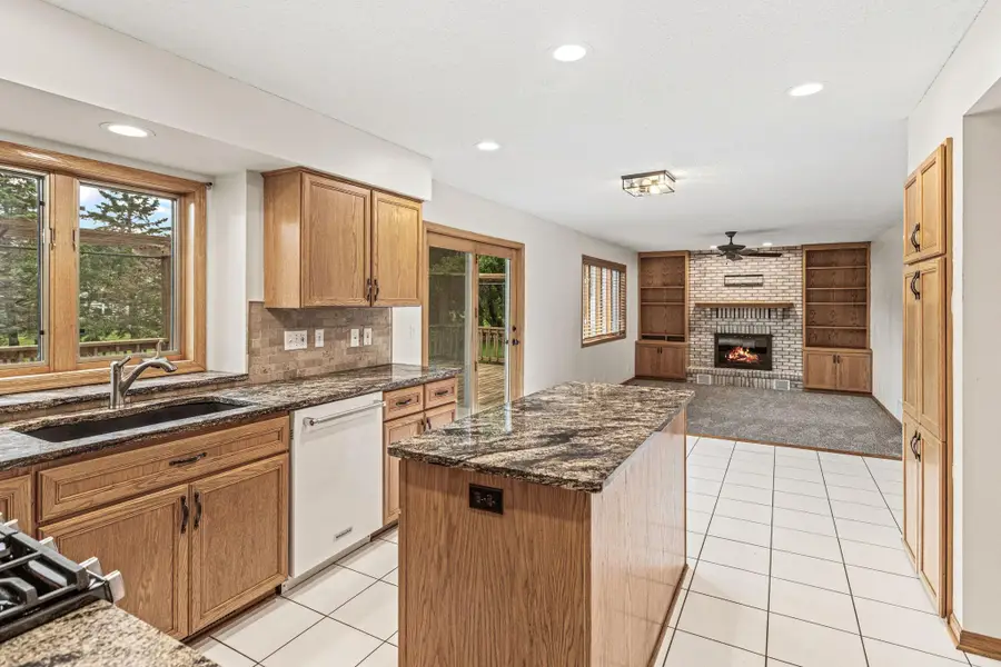 4441 Hillvale Avenue N, Oakdale, MN 55128 - #3