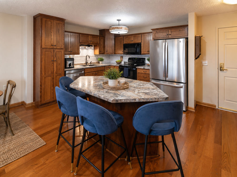 1321 Lake Drive W #302, Chanhassen, MN 55317 - #3