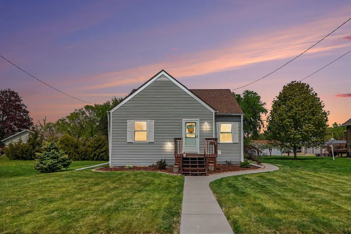 305 Oak Avenue Se, Montgomery, MN 56069 - #1