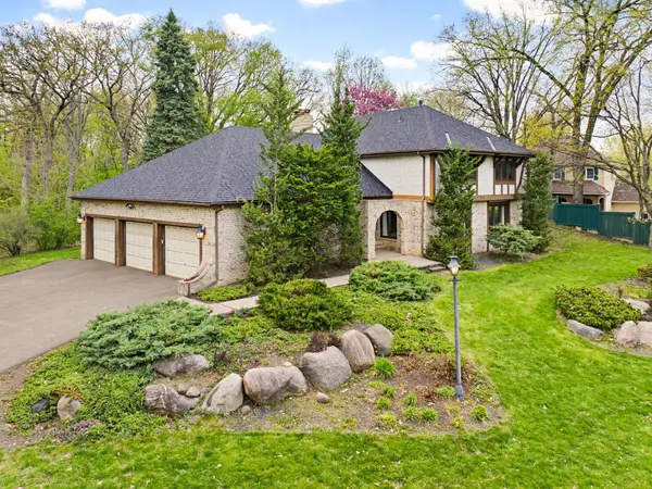 5688 Arthur Street Ne, Fridley, MN 55432