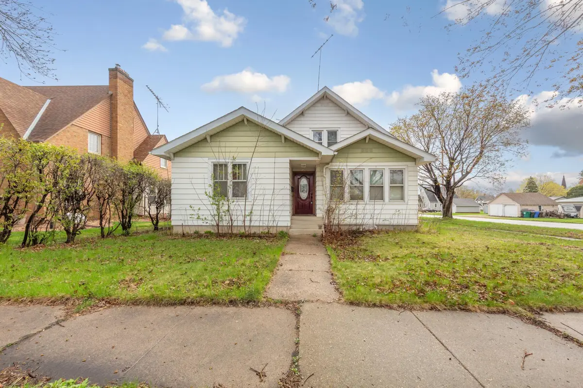 1606 Greeley Avenue N, Glencoe, MN 55336 - #1