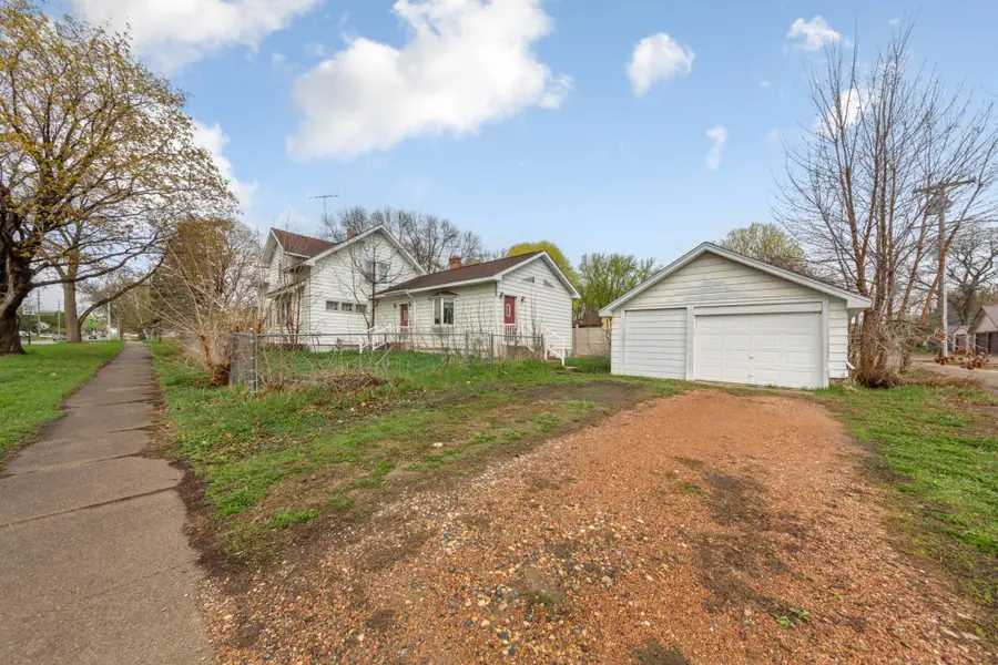 1606 Greeley Avenue N, Glencoe, MN 55336 - #3