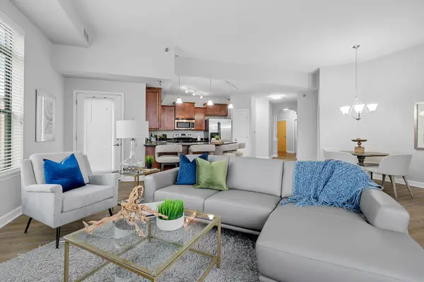 1155 Ford Road #402, Saint Louis Park, MN 55426