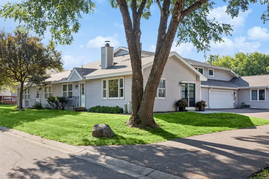 6748 Gretchen Court N, Oakdale, MN 55128 - #3