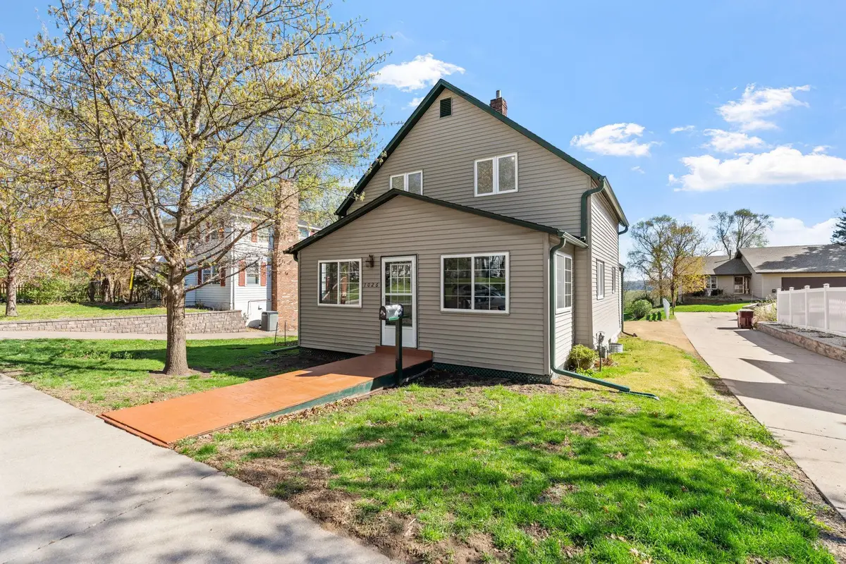 1026 Summit Avenue, South Saint Paul, MN 55075 - #1