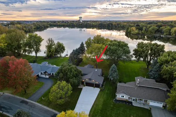 2311 Swan Drive, Mendota Heights, MN 55120