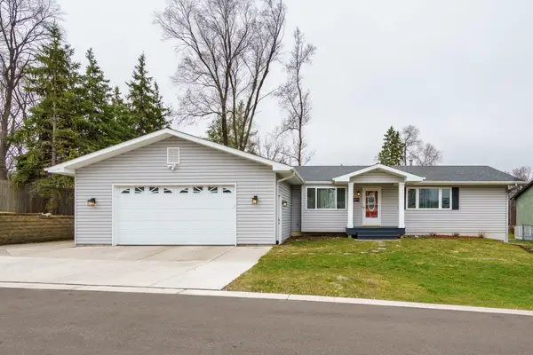 10715 15th Avenue N, Plymouth, MN 55441
