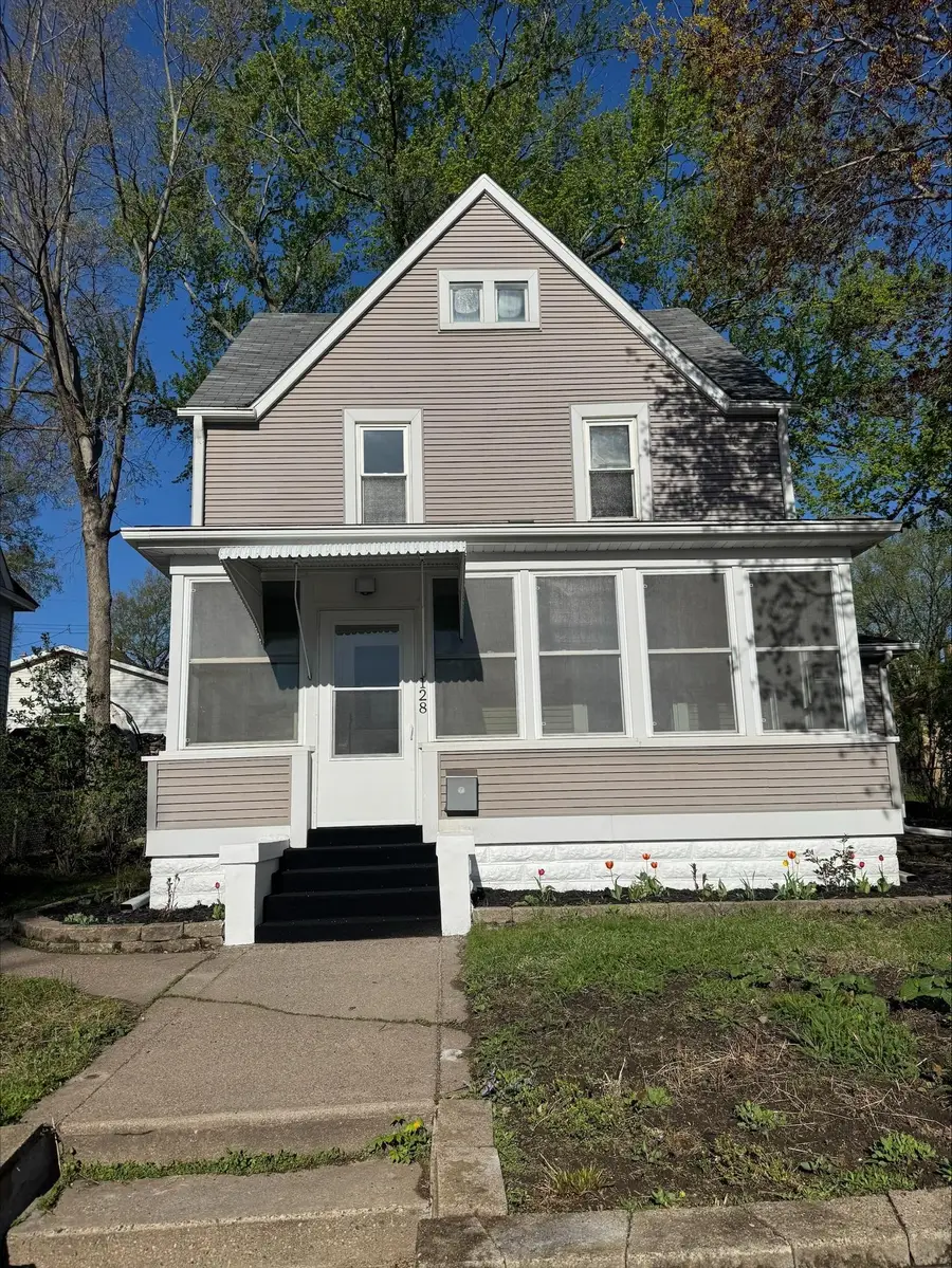 128 3rd Avenue S, South Saint Paul, MN 55075 - #2
