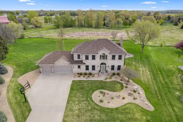 744 Theis Drive, Shakopee, MN 55379